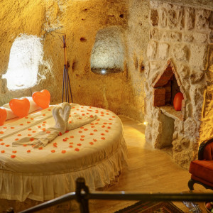 King Cave Suite