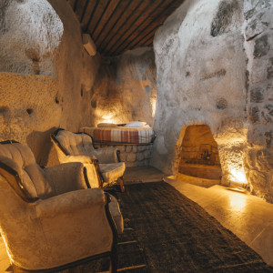 Deluxe Cave Suite