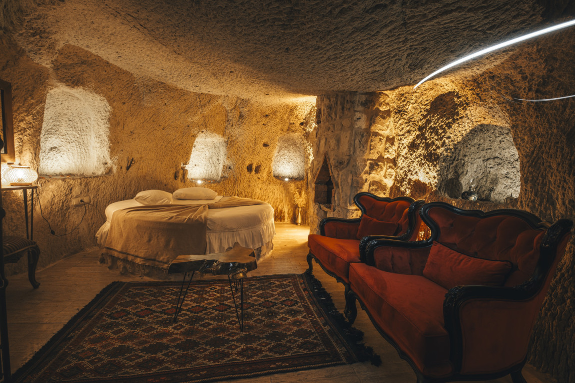 King Cave Suite