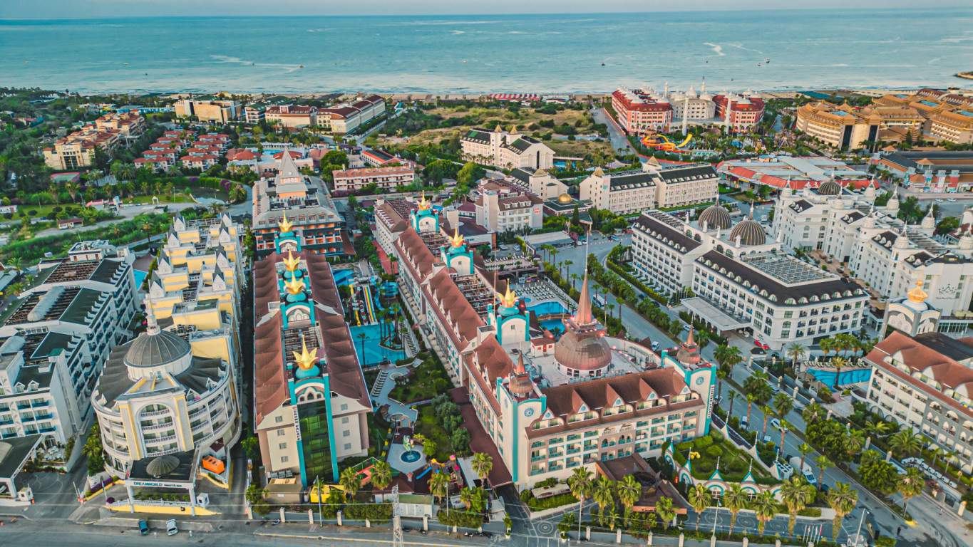 Side Crown Palace