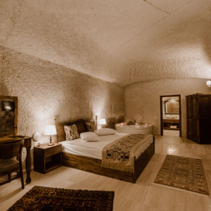 Honeymoon Cave Suite