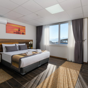 Deluxe Connection Room