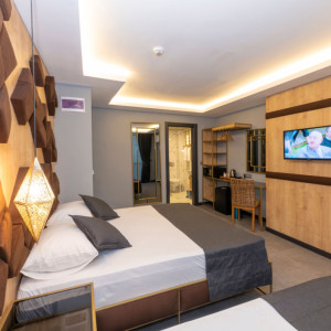 Deluxe Triple Room