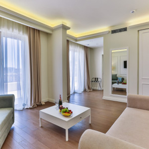 Family Deluxe Suite With Terrace