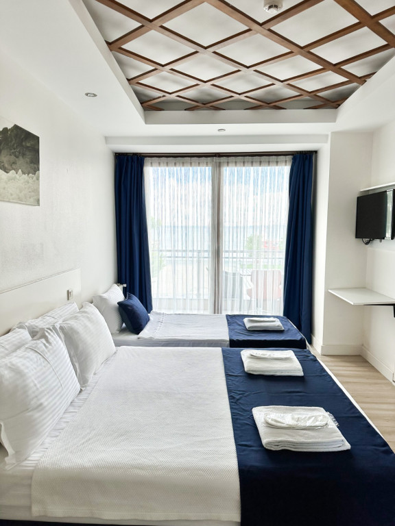 Deluxe Triple Room Sea View