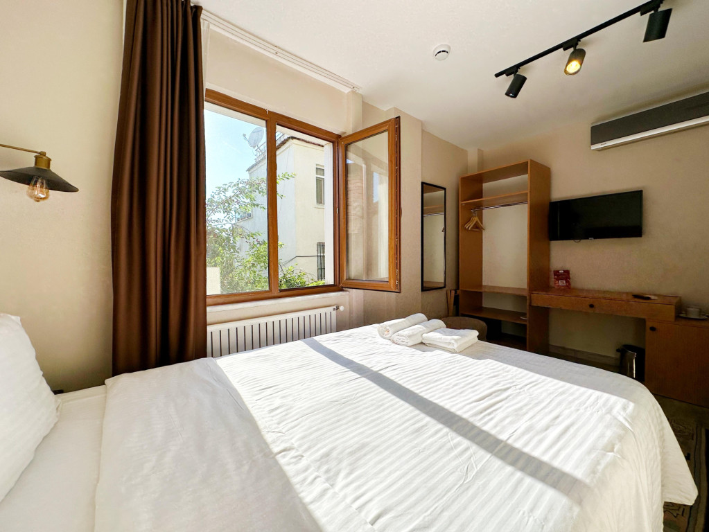 Sultan Pier Hotel