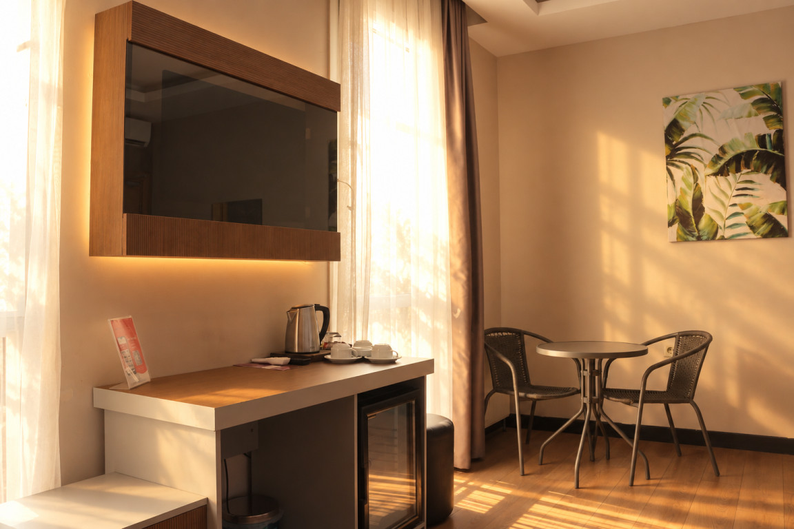 Deluxe Twin Room – Niconya Port Suite & Hotel (2/4)