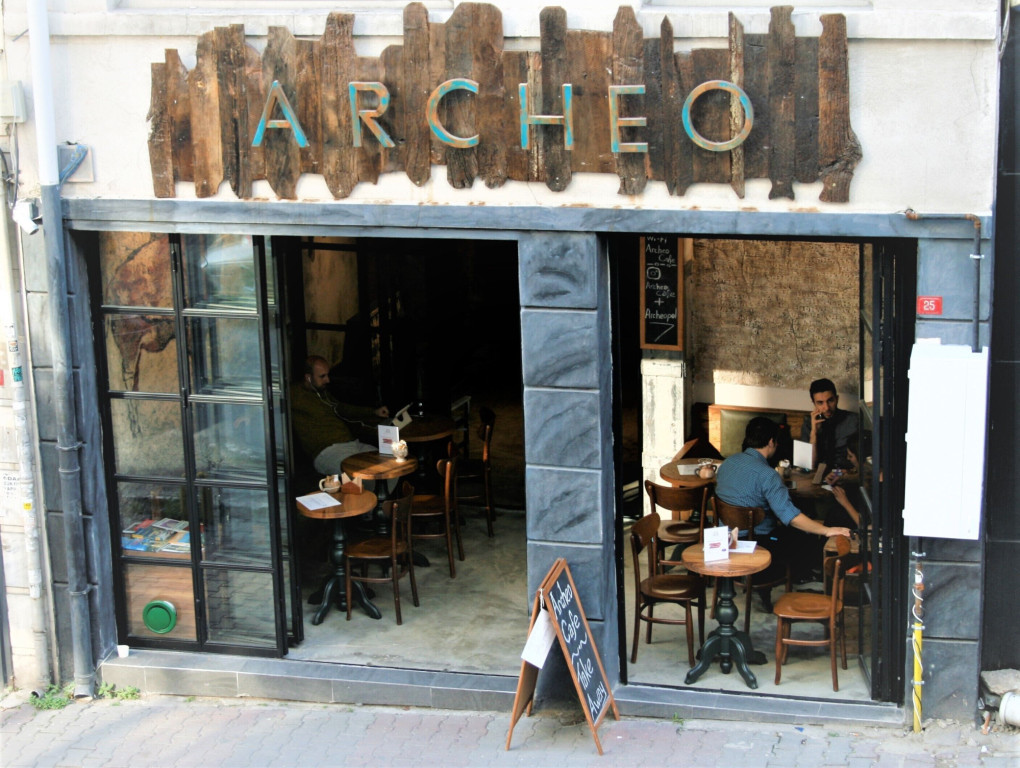 Archeo Café and Hostel