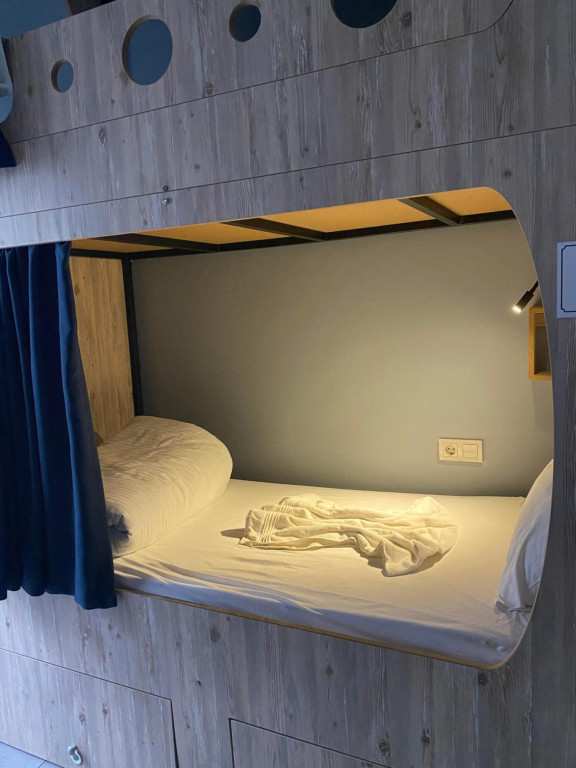 1 Bed in 6 Person Male Dormitory