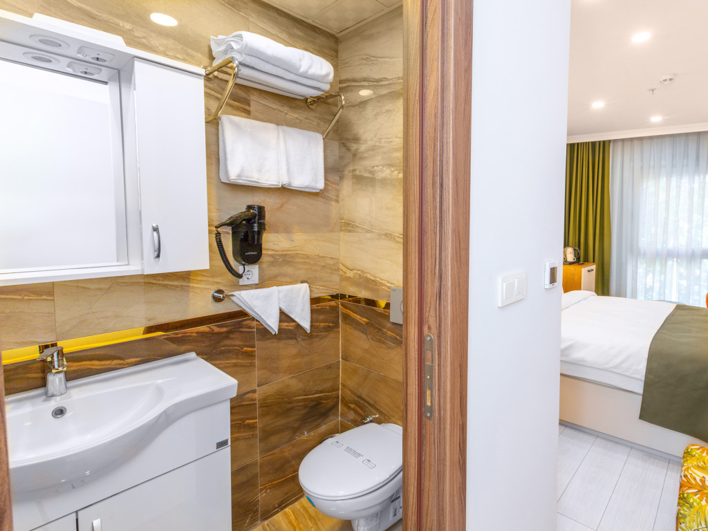 Quinnova Hotel