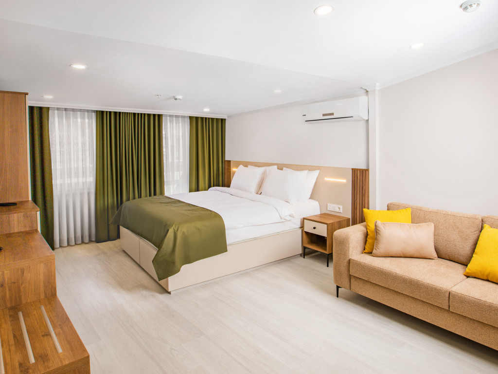 Queen Room With Balcony