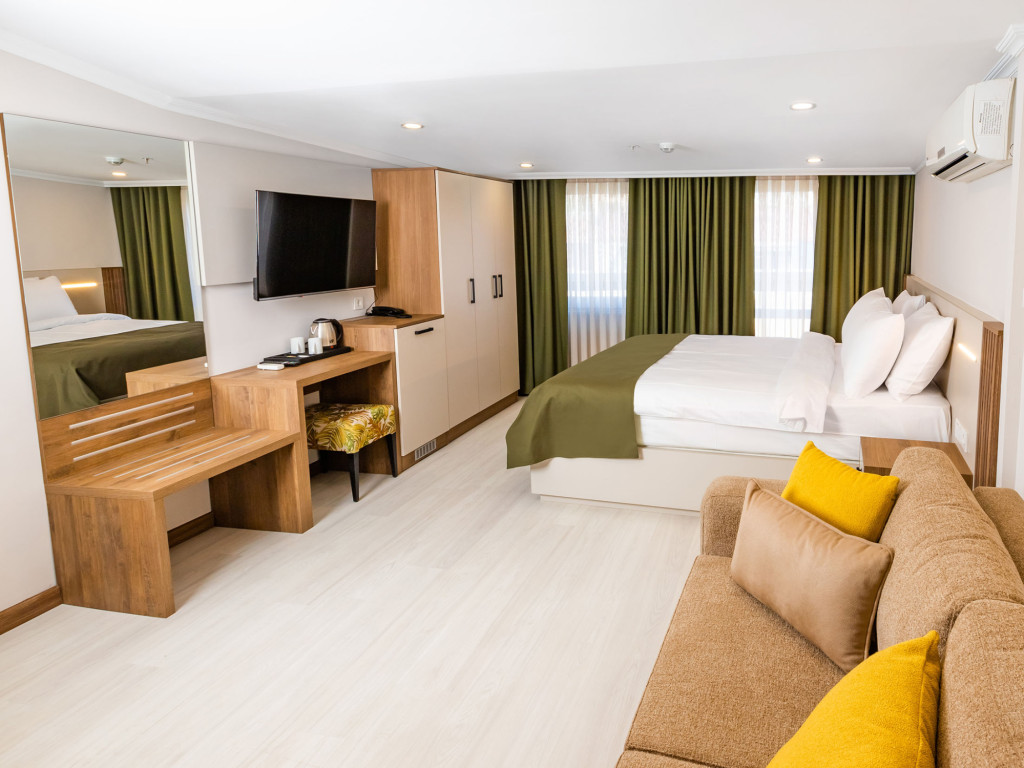 Quinnova Hotel