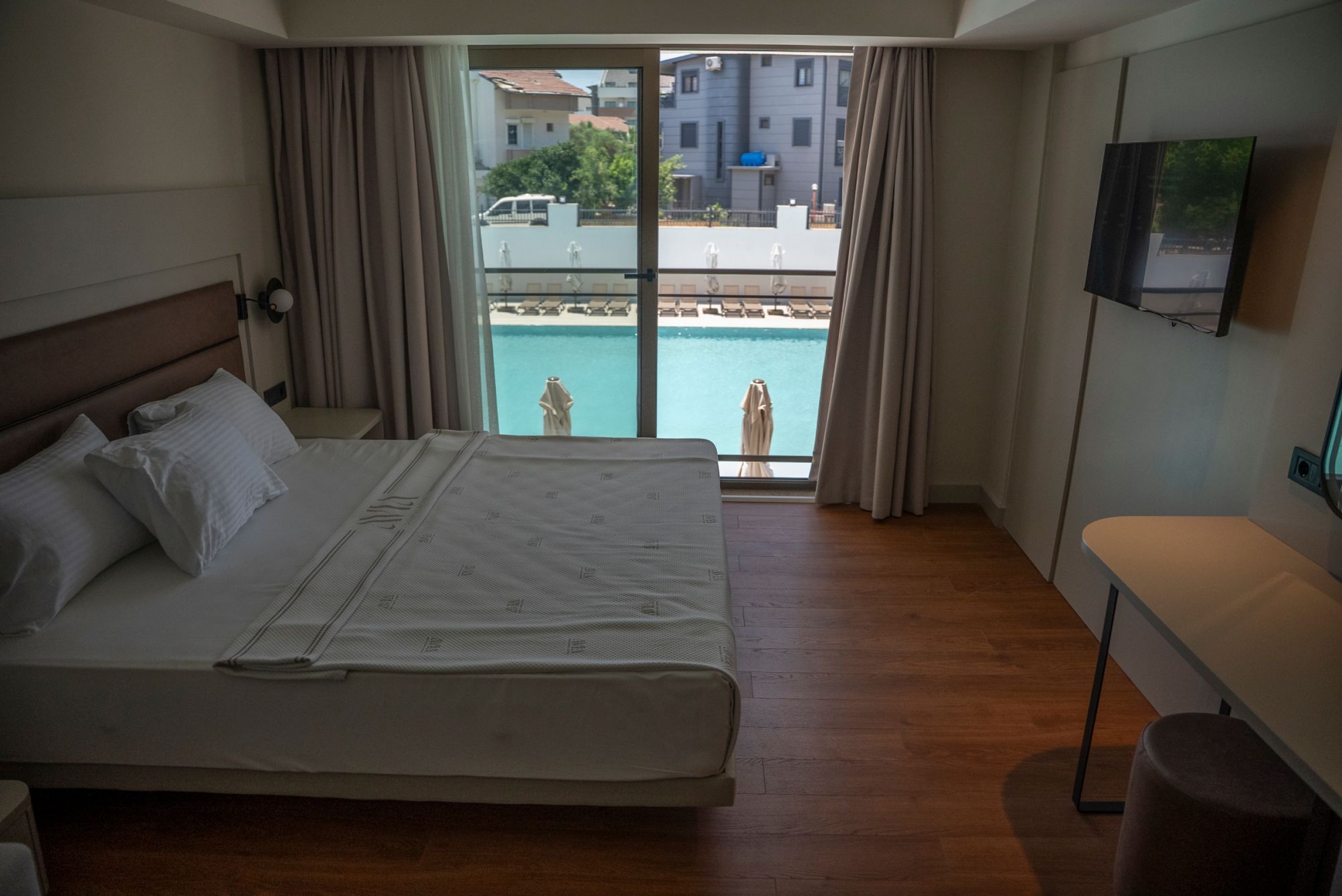 Superior Pool View Room