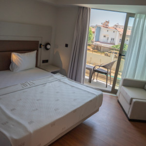 Avia Resort Hotel & Spa
