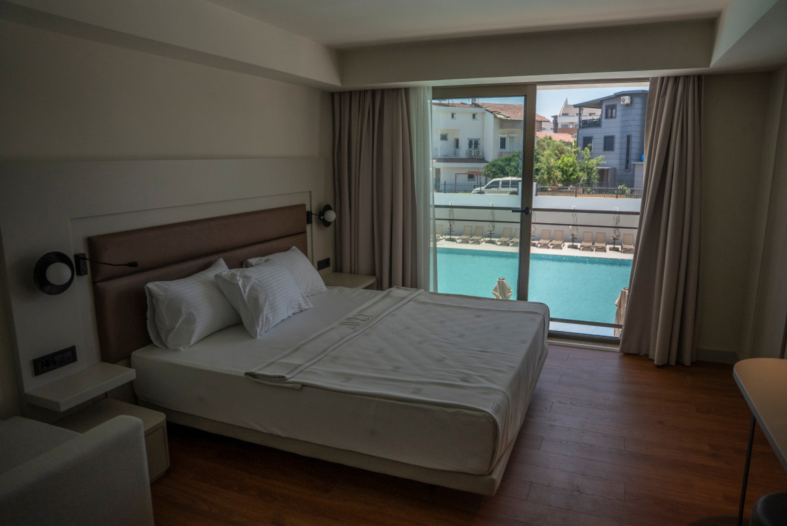 Superior Pool View Room