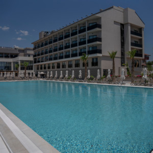 Avia Resort Hotel & Spa