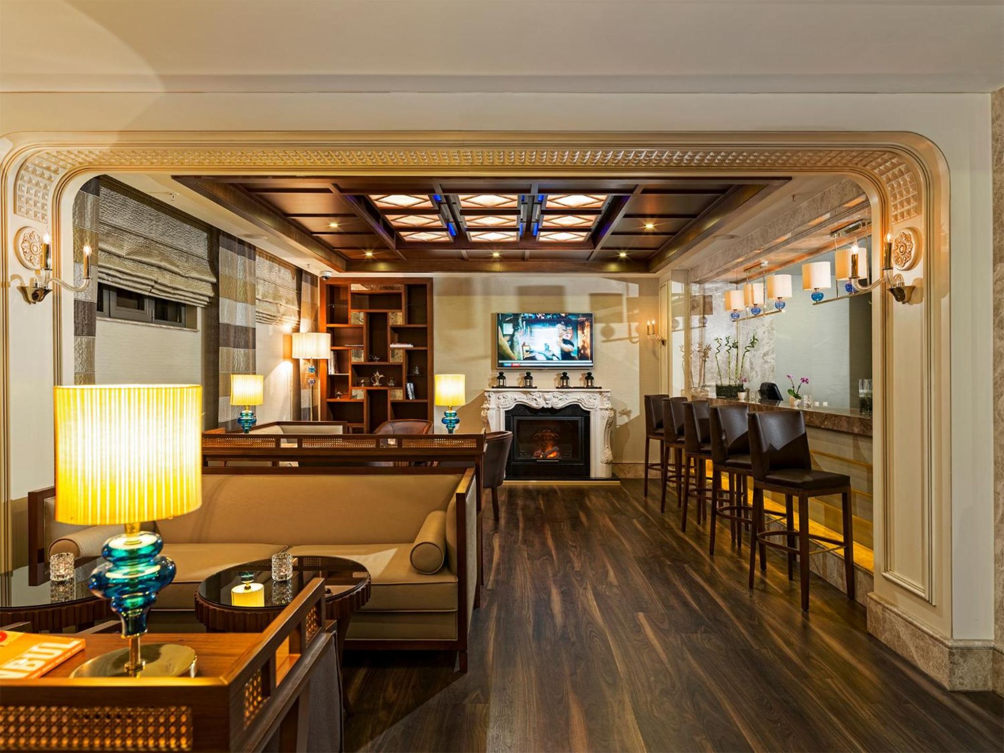 Lobby Bar